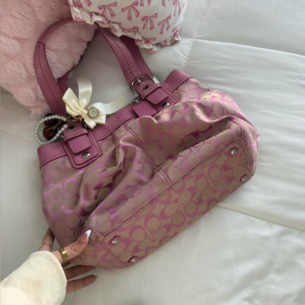 Y2K Barbie Pink‎ Coach Soho Signature C Tote Bag/Purse - Picture 7 of 8